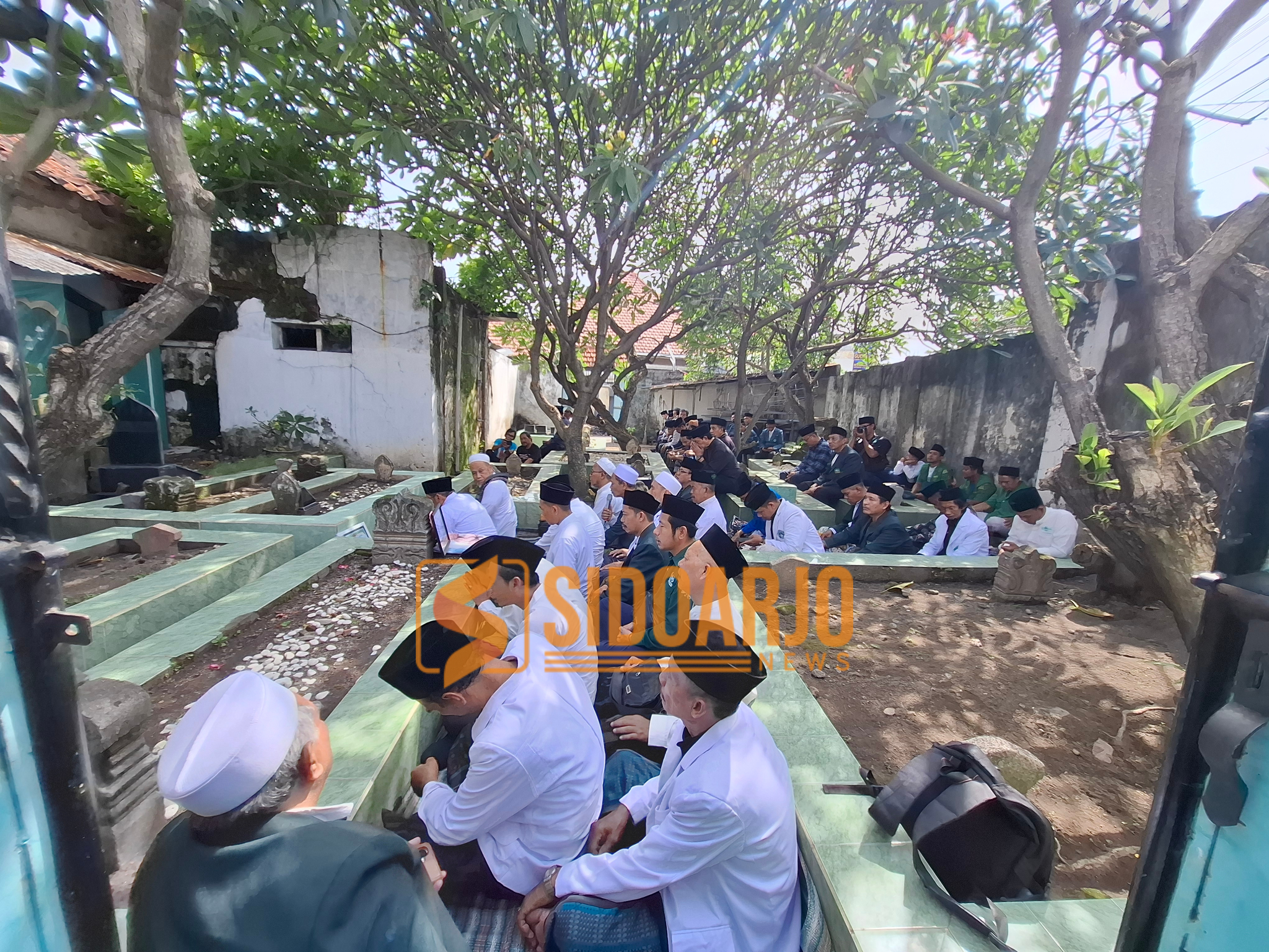 Ziarah Muassis NU, PCNU Sidoarjo Napak Tilas 18 Makam Ulama Pendiri di Hari Lahir NU