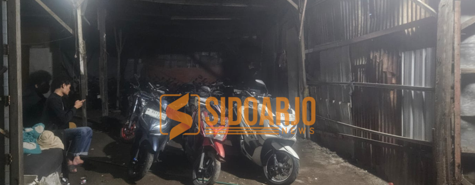 Gudang Rosokan di Sukodono Digerebek, Polisi Sita Puluhan Motor dan Sejumlah Mobil