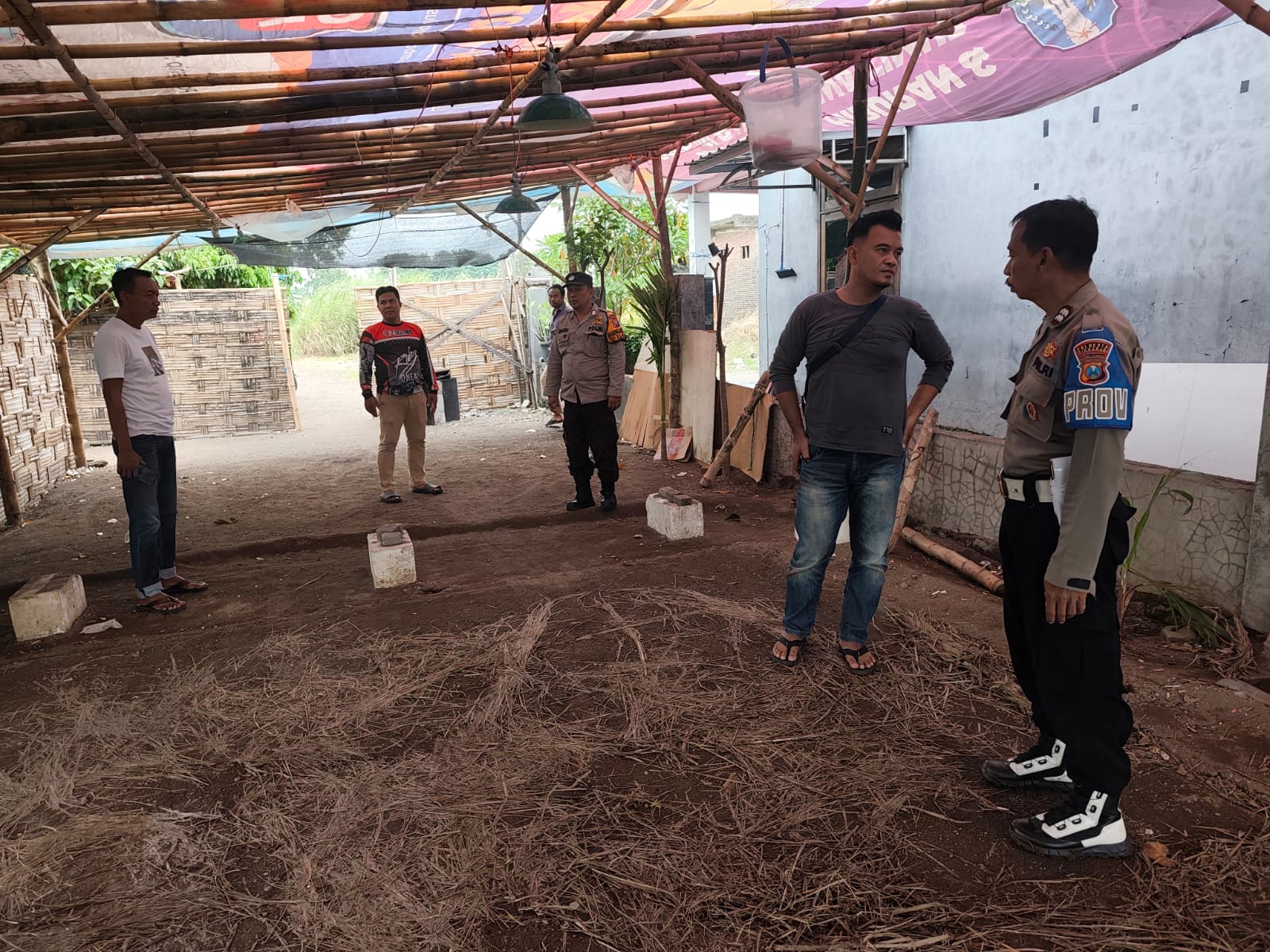 Lahan Kosong Disulap Arena Judi Sabung Ayam, Polsek Tulangan Turun Tangan