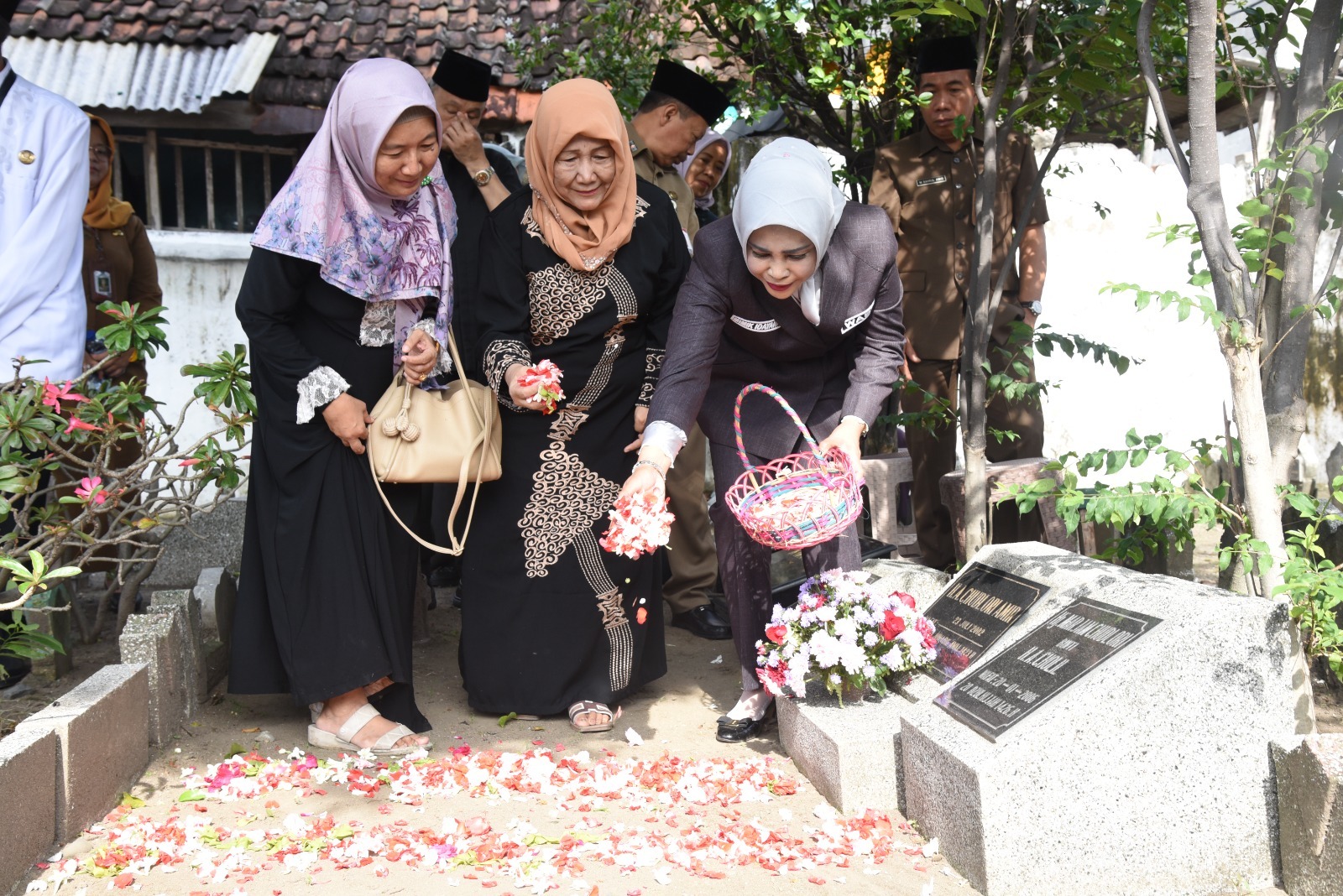Harjasda ke-167, Wabup Sidoarjo Pimpin Ziarah ke Makam Para Mantan Kepala Daerah