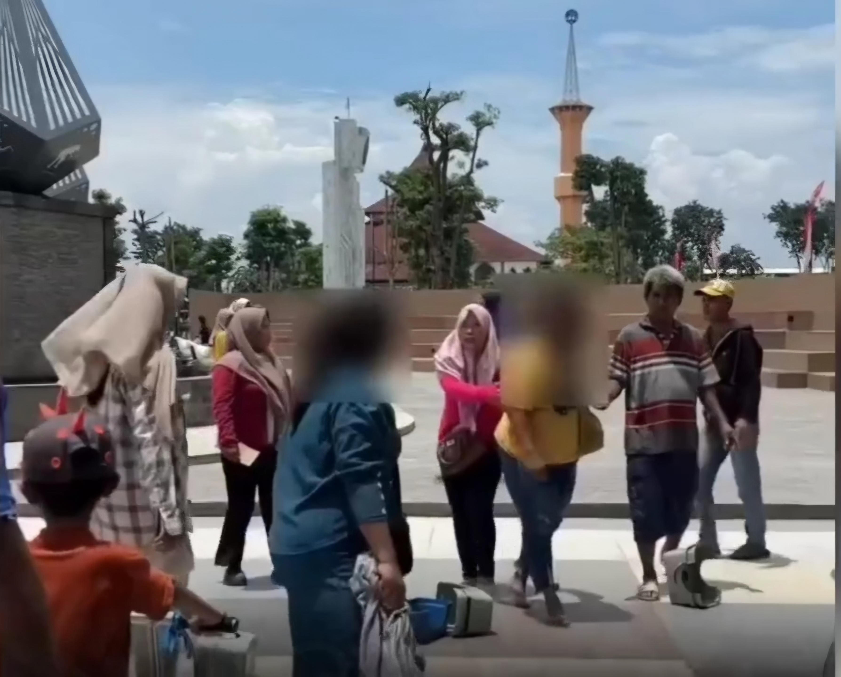 CFD Ramai Pengunjung, Konflik Pedagang Mainan Picu Keributan di Alun-alun Sidoarjo
