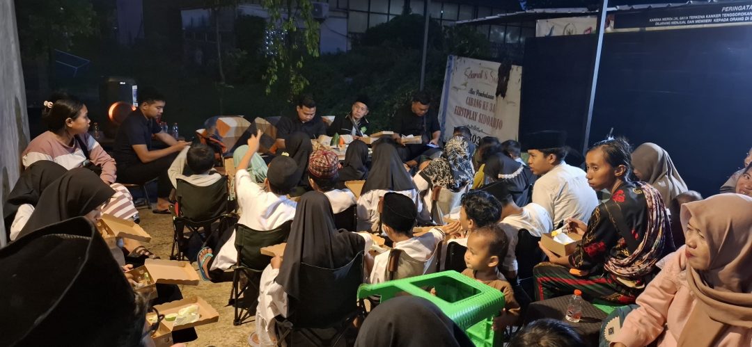 Anak Muda Lintas Agama Sidoarjo Tebar Kepedulian, Gelar Bukber Bersama Anak Jalanan